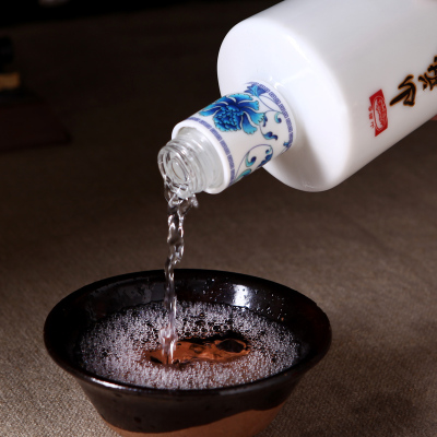 浓香型纯粮食山庄老酒青花低度42度整箱480ml6瓶聚会国产白酒