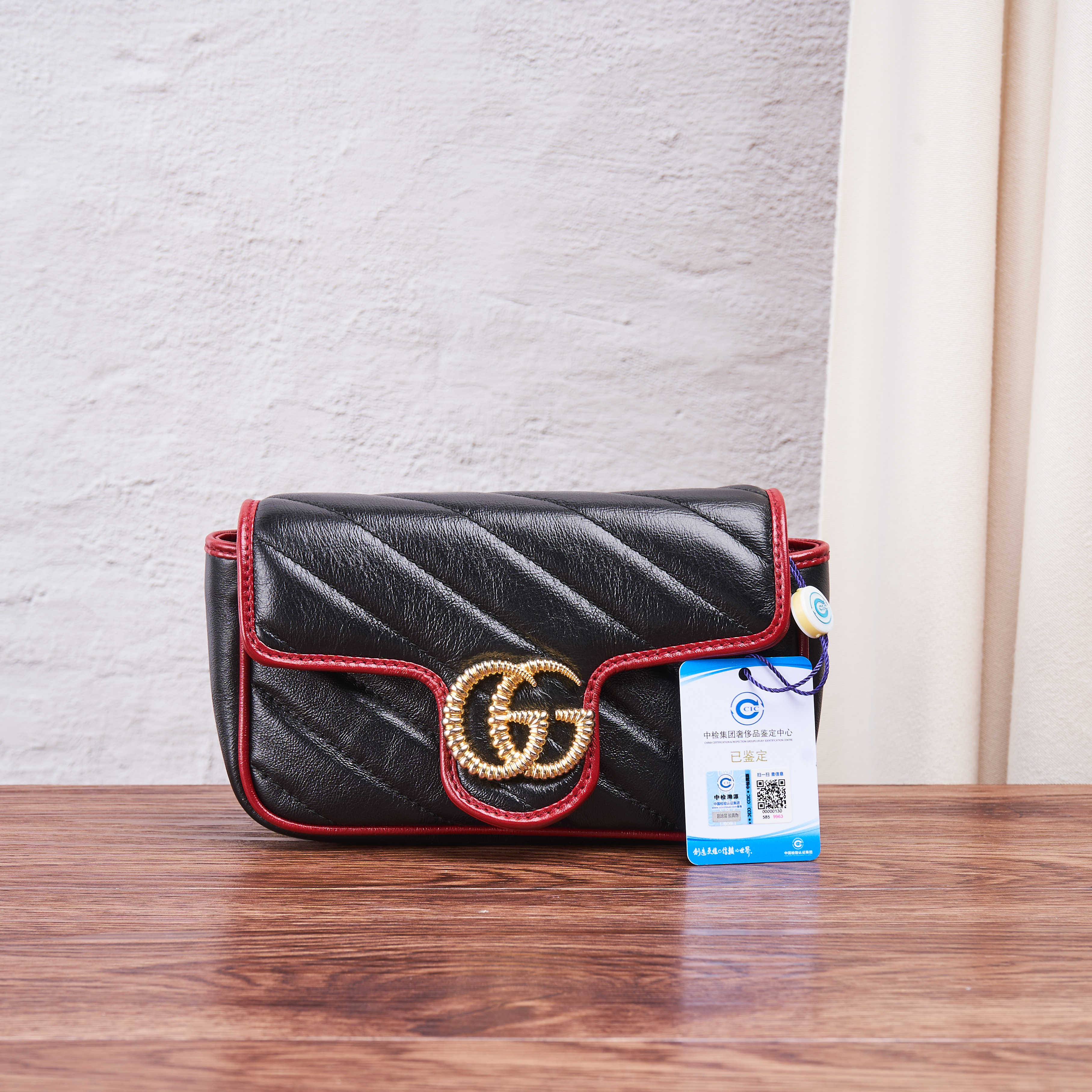 临时古驰guccimarmontmini黑红公价7500女士包袋