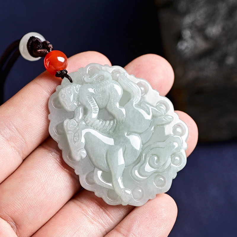 天然翡翠生肖属马属猴吊坠挂件马上封侯玉佩男女项坠