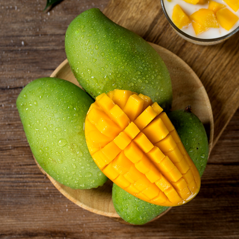 8元!越南进口玉芒青皮大芒果