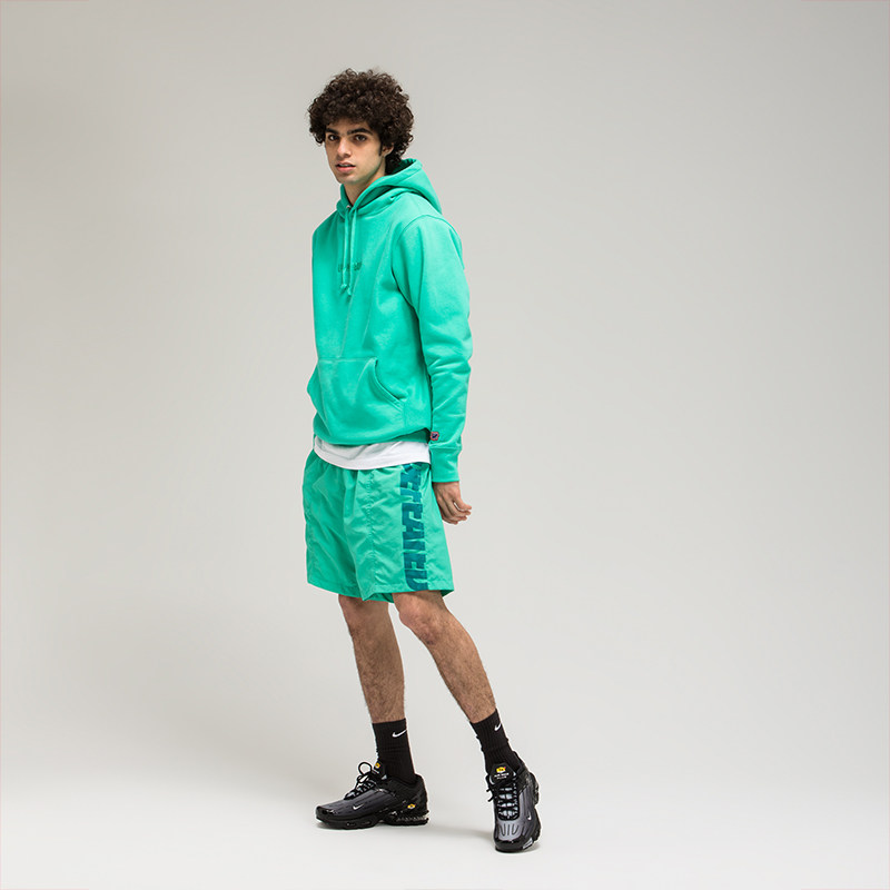 undefeated男装 春夏字母印花标签松紧腰身抽绳宽松短裤 50029dpe