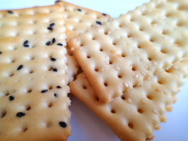 饼干芝麻食品发酵包装独立零食休闲养胃玉黑苏打饼干