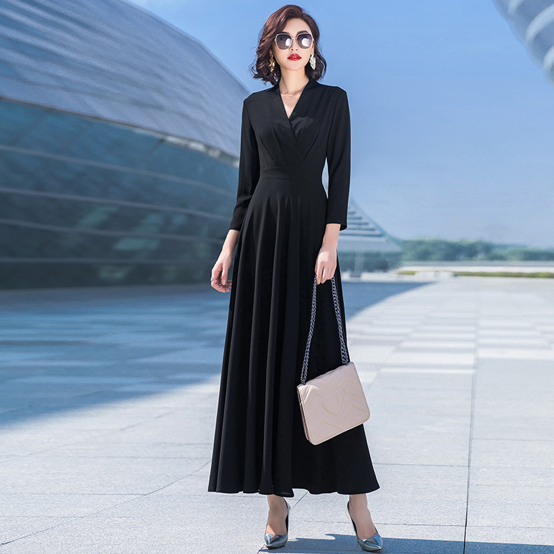 黑色连衣裙女2021早秋新款收腰显瘦长款过膝裙子气质减龄秋装长裙