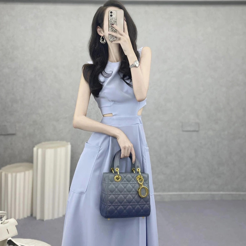 今年流行的别致高级感女装法式赫本风女神范裙子复古chic连衣裙