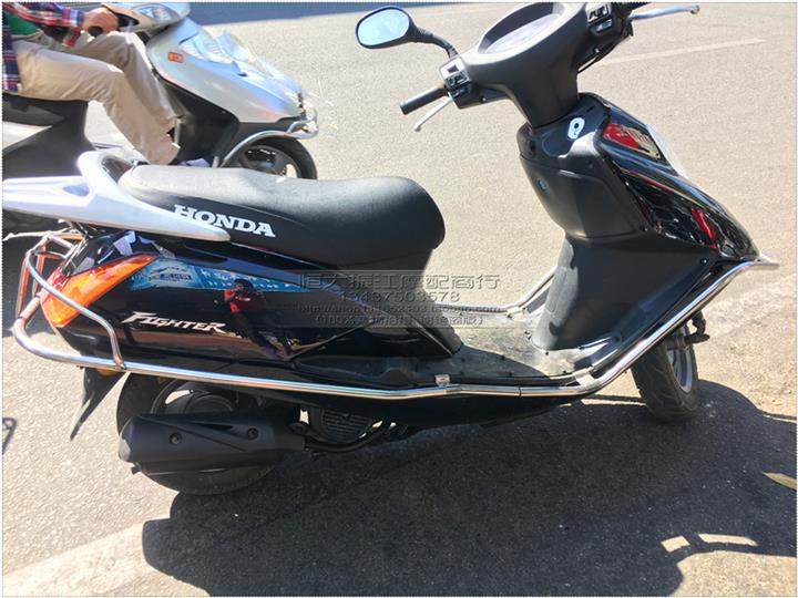 韩国摩托车电动车护杠五本追梦wh125t2保险梦护架防撞摩托车保险杠