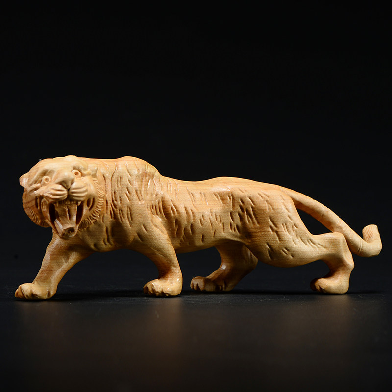 抖音新款崖柏木雕老虎车载摆件实木家居书桌木雕
