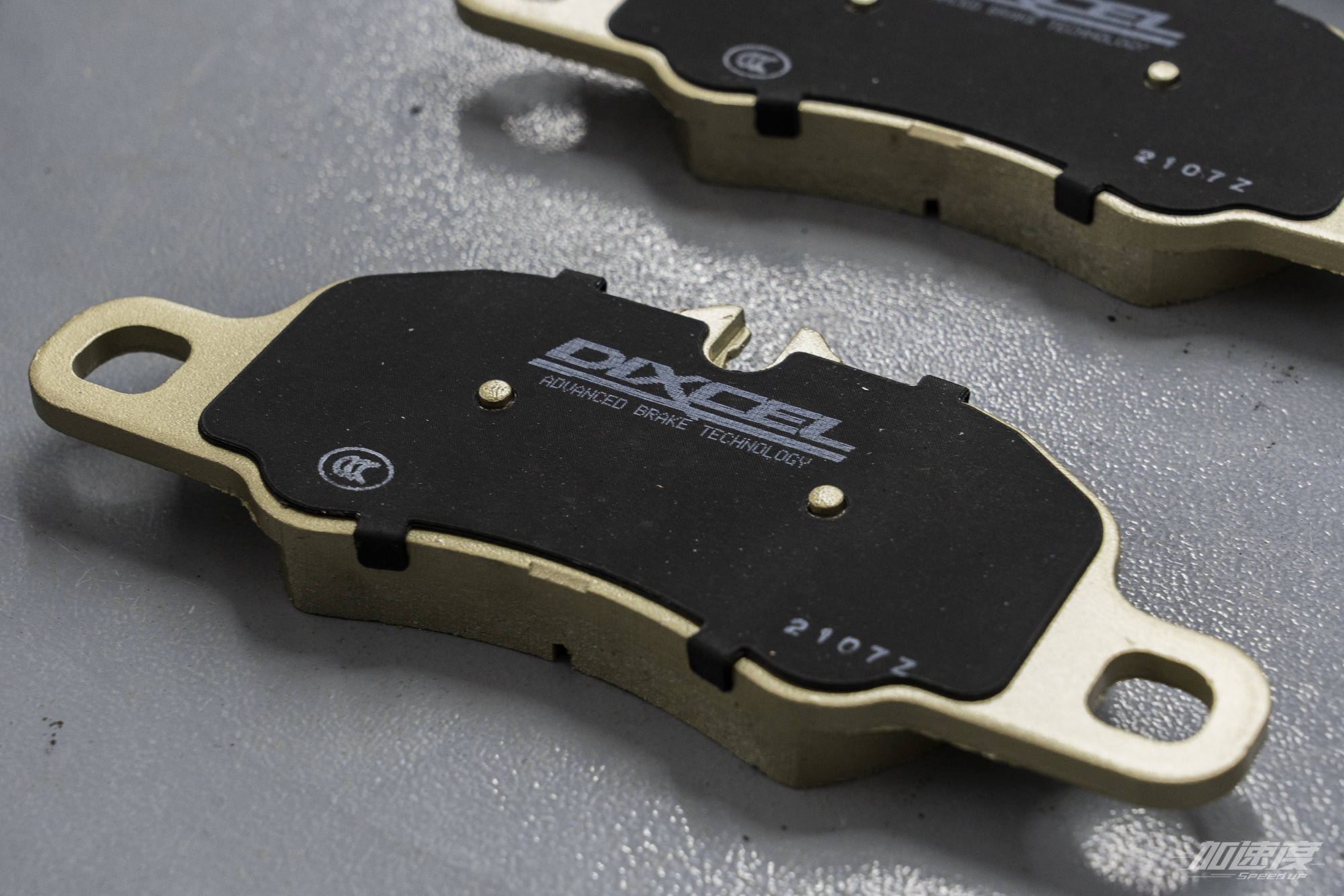 宝马320日本dixcel刹车片安装其他