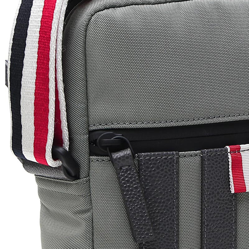 thombrowne汤姆布朗时尚百搭绿色中灰色4条纹单肩斜挎邮差包男