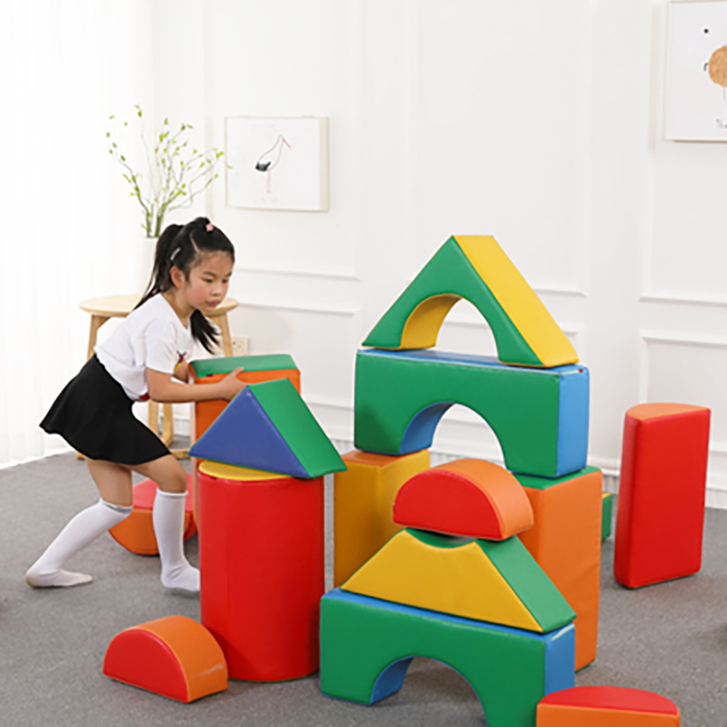 欧标软包建筑多搭积木早教中心大厅器材儿童软体组合器材