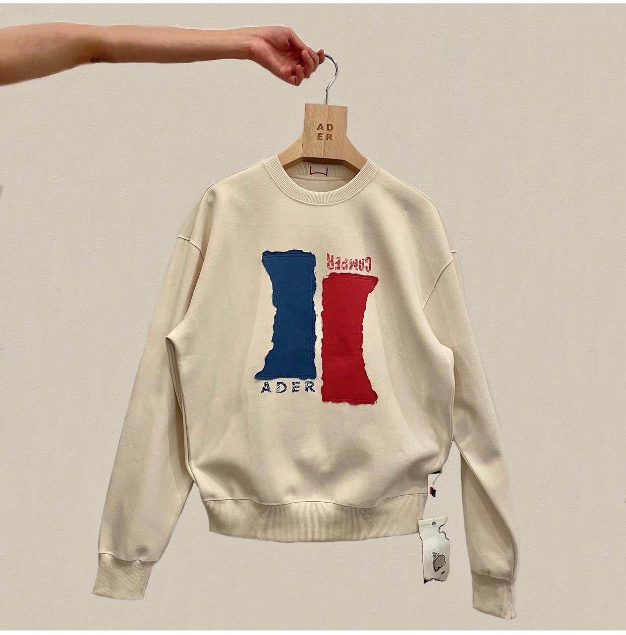 韩国潮牌adercamper合作联名残缺刺绣蓝红布条卫衣