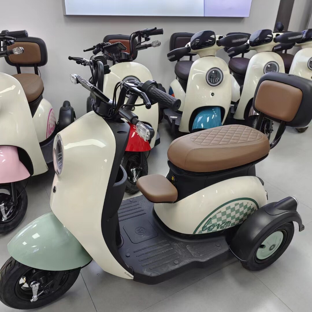 爱玛露娜q3时尚网红电动休闲国标三轮车小型电动三轮车