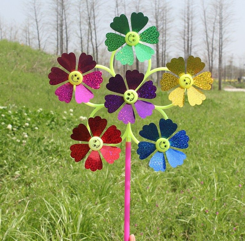 彩色儿童玩具热卖景区地摊广场小风车塑料七彩风车风车