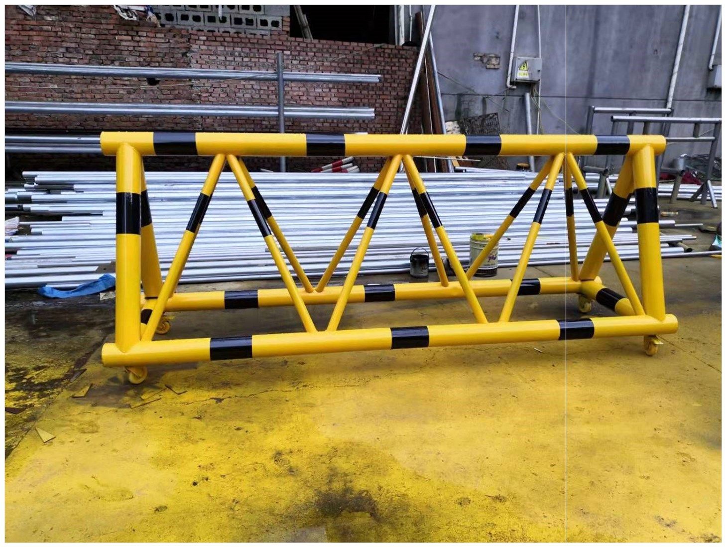 拒马路障护栏移动带刺防撞阻车加油站学校校门口护栏