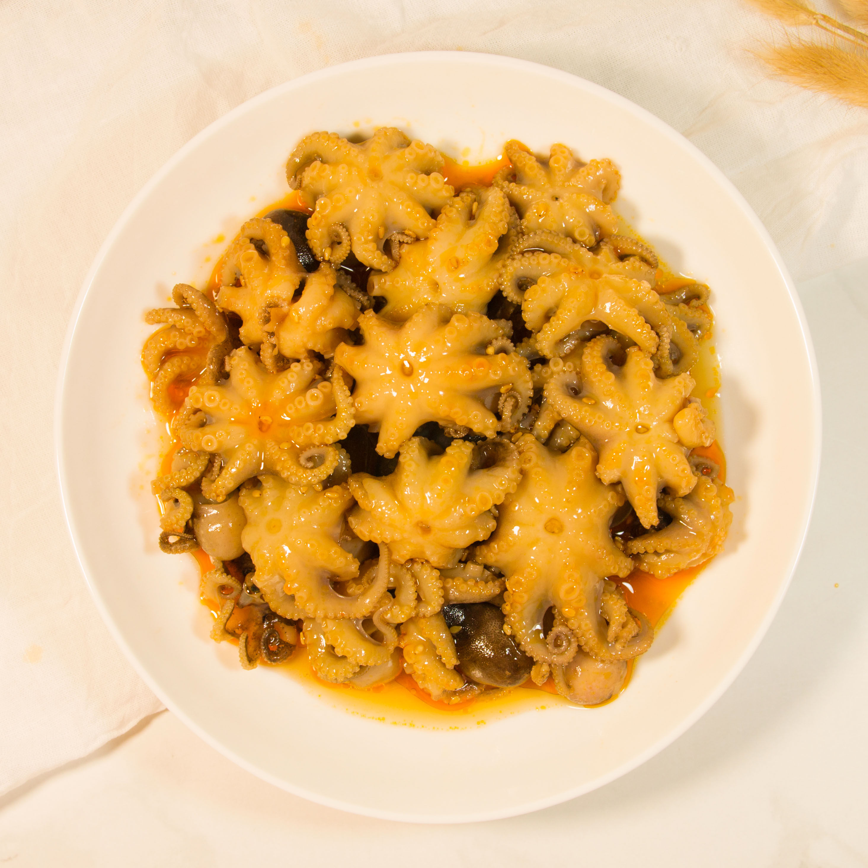 迷你八爪鱼大爆头即食麻辣小海鲜鲜活熟食灌装零食香辣鱿鱼须章鱼