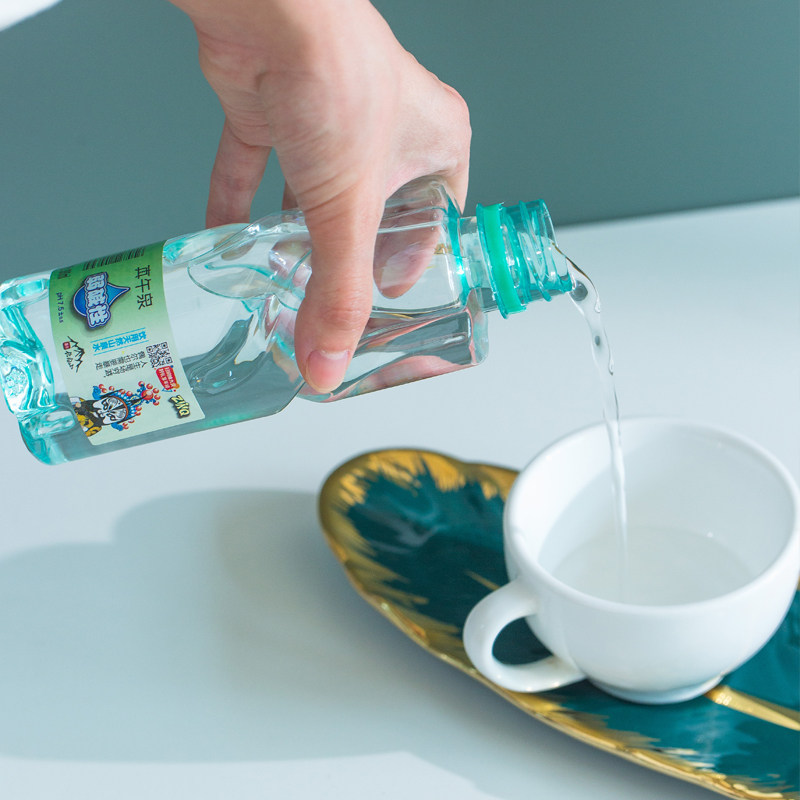 真午泉矿泉水便携装小瓶水天然弱碱性矿物质300ml*24瓶整箱包邮