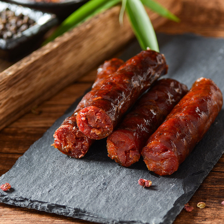 腊肠麻辣香肠农家自制烟熏四川特产风干腊肉腊
