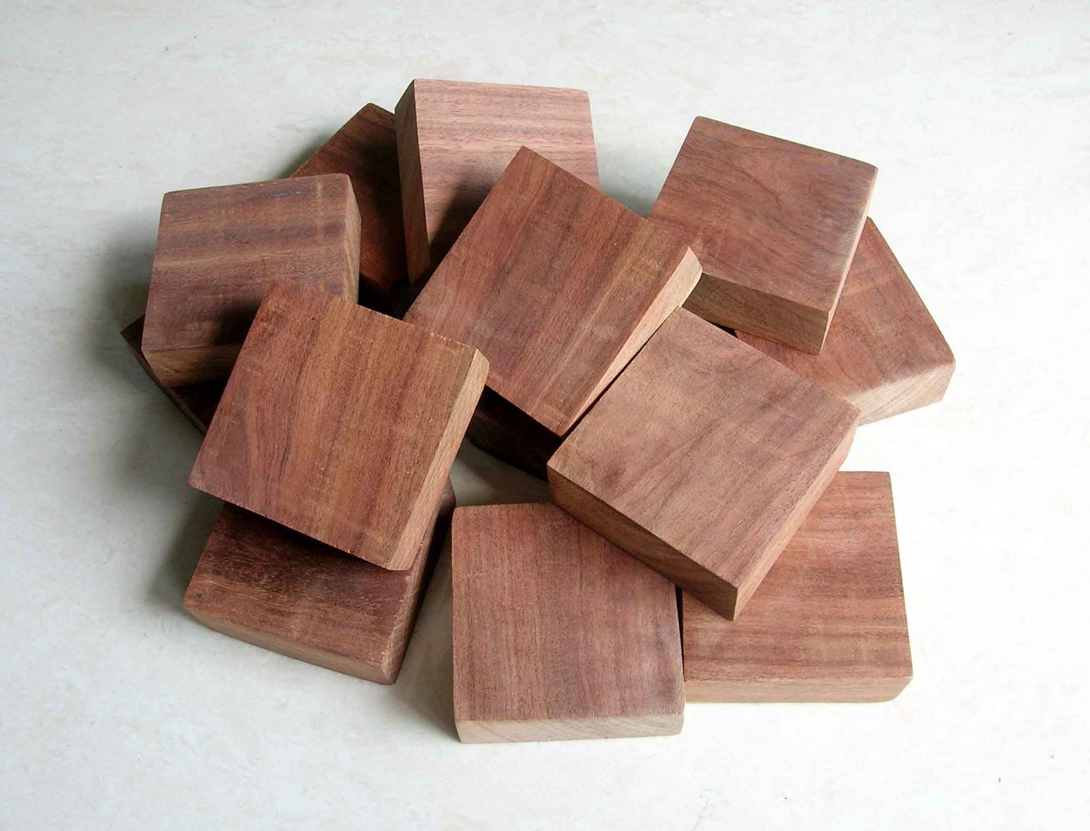 千年土沉根天然香樟防虫防蛀樟木木条片球家用樟木块