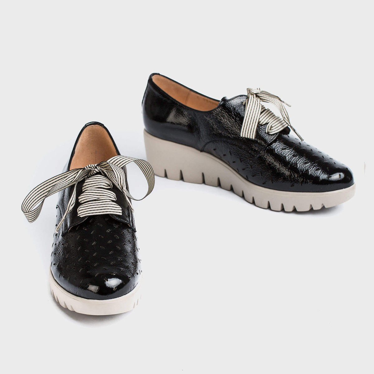 wonders西班牙原产进口春夏牛皮丝带系带厚底舒适女单鞋休闲鞋