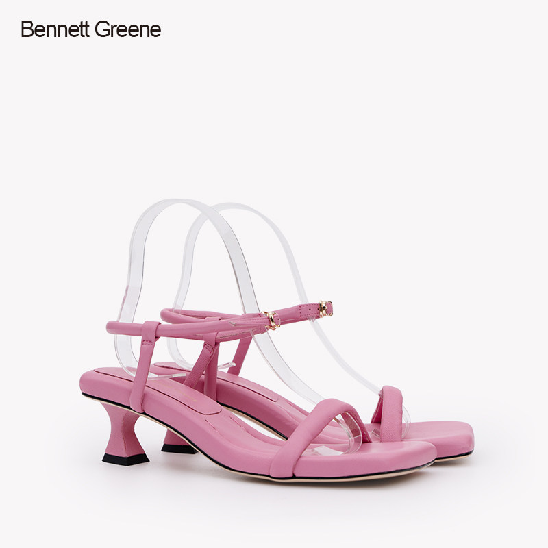 班妮特格格林时尚羊皮一字中跟凉鞋2021年夏季时装凉鞋