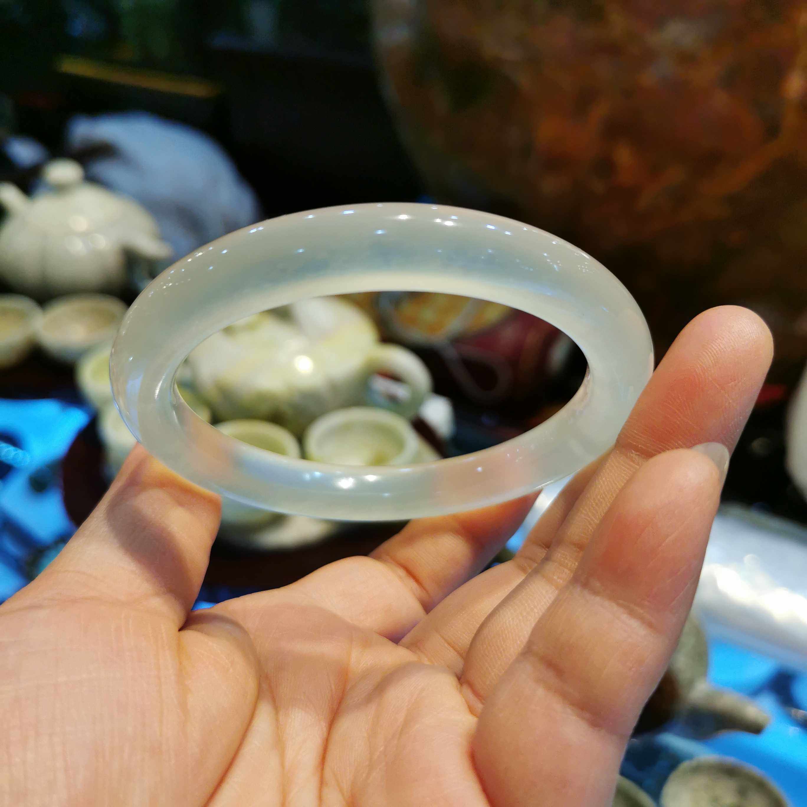 岫玉62口料女玉冰岫岩手镯透水嘎嘎手镯