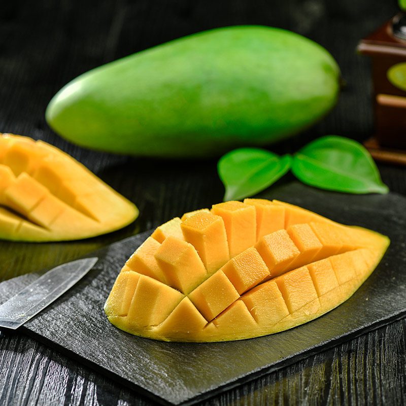 新鲜芒果生吃酸脆10斤云南西双版纳露天现摘绿芒海芒果
