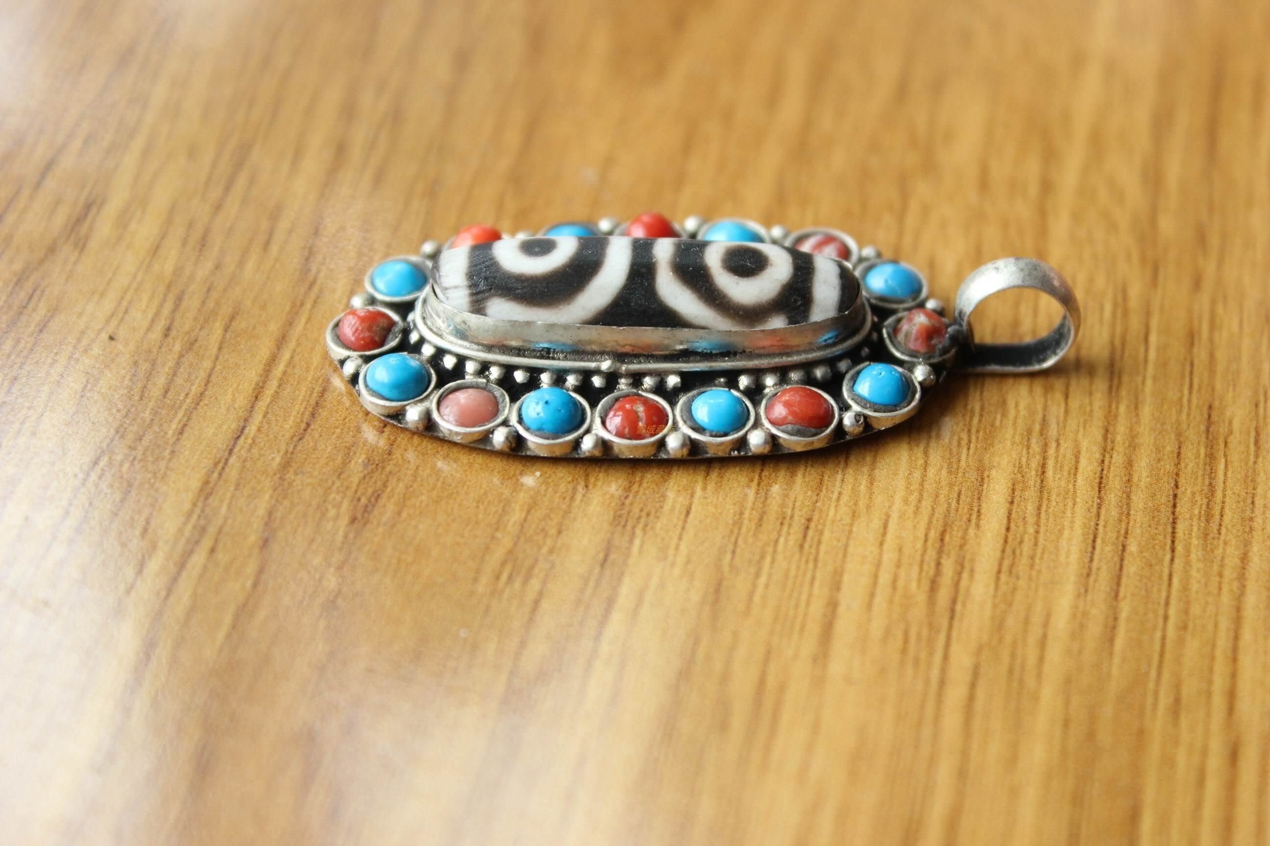 尼泊尔藏饰西藏饰品天珠藏族民族拉萨挂件项坠项坠