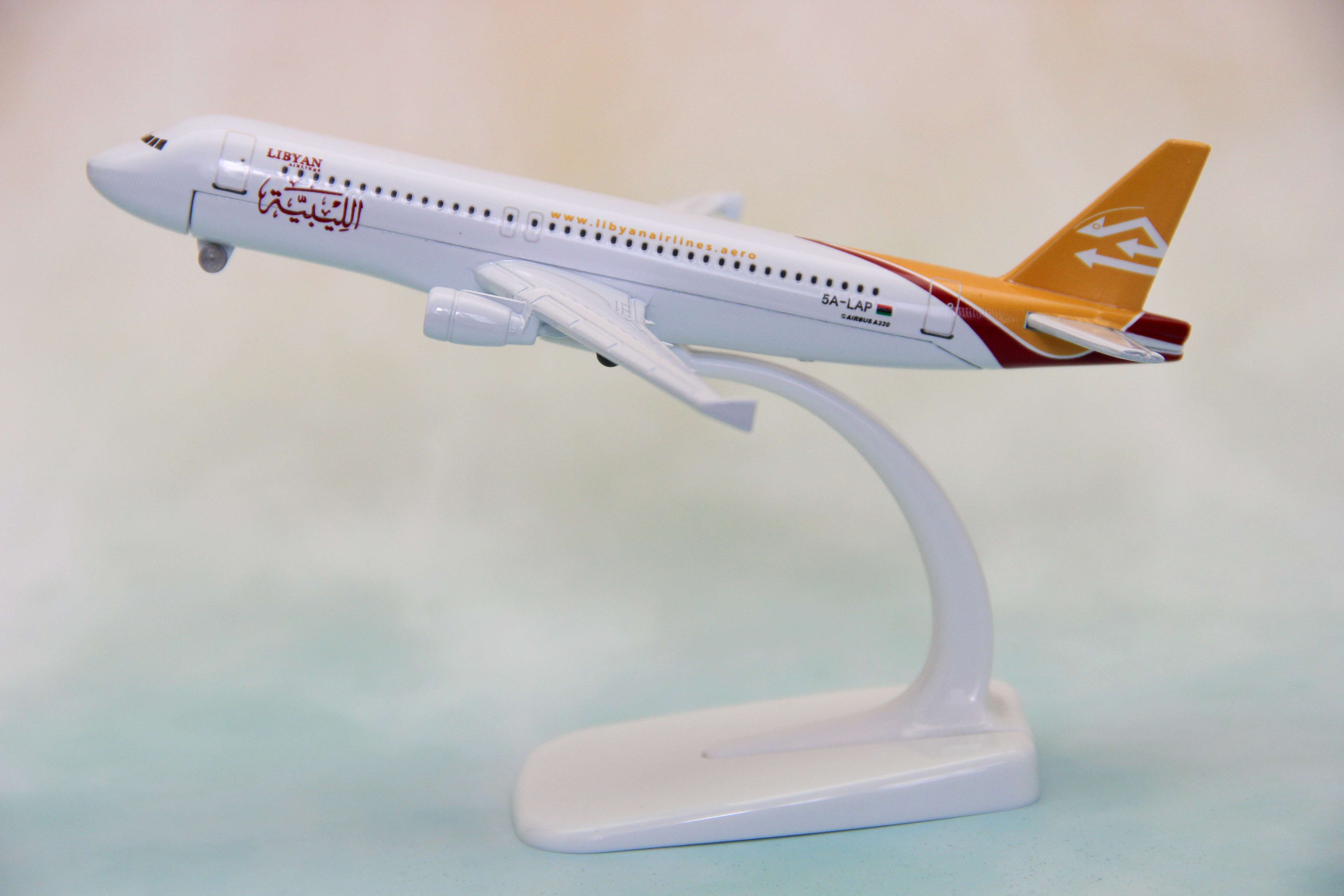 飞机模型空客a320利比亚航空客机礼品摆件合金飞机模型