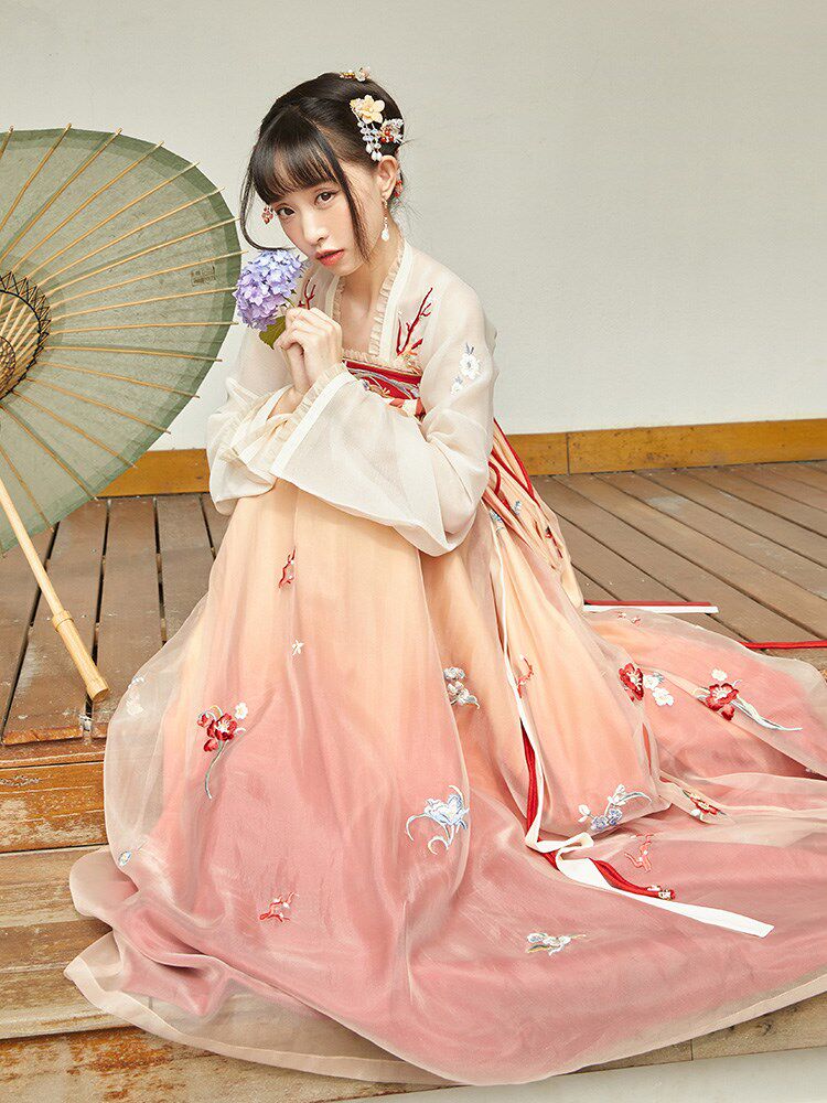 古装绣花褶裙片式一片襟衫酥山女汉玉露蔻儿汉服