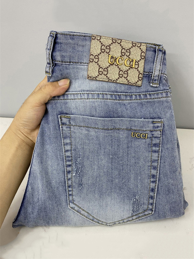 春季轻奢牛仔裤男新款浅色修身小脚裤潮牌休闲显瘦男裤子青年弹力