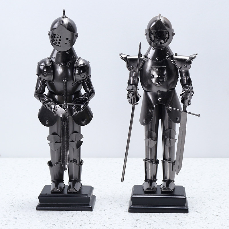 简约现代风格创意铁艺盔甲战士士兵拿枪摆件摆件