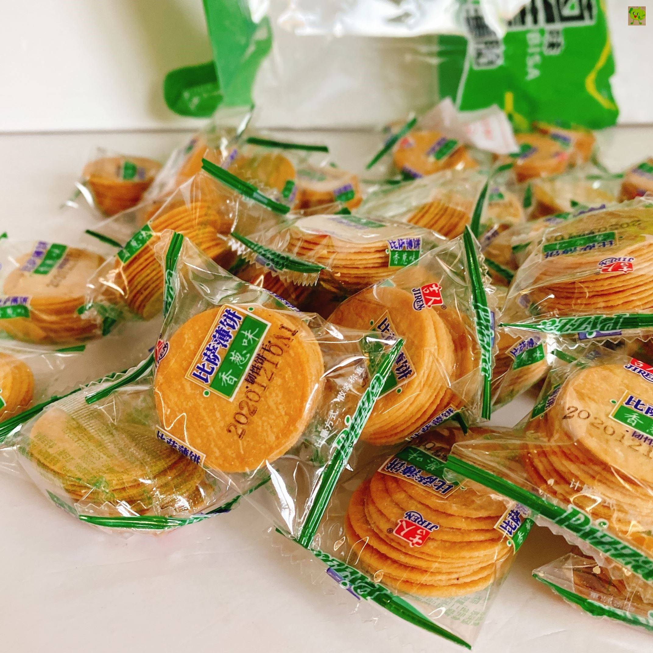 包装酥脆香脆饼干薄脆小包休闲吉人比萨新包装薄脆饼干