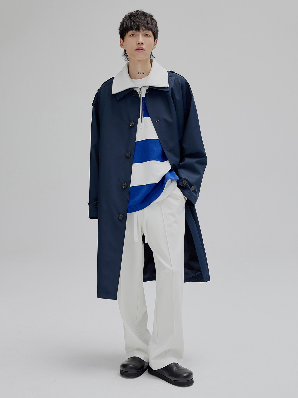 衣身方领长经典设计肩章分割抗皱nans轻质涤纶风衣