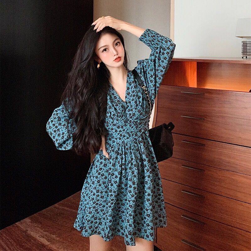 v领复古碎花连衣裙秋季新款女装裙子2021年时尚韩版收腰显瘦气质