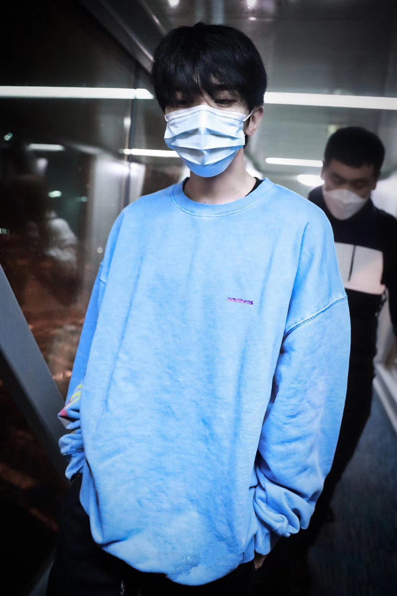 明星蔡徐坤同款蓝色笑脸卫衣圆领打底衫bf风印花帽衫春季衣服薄款