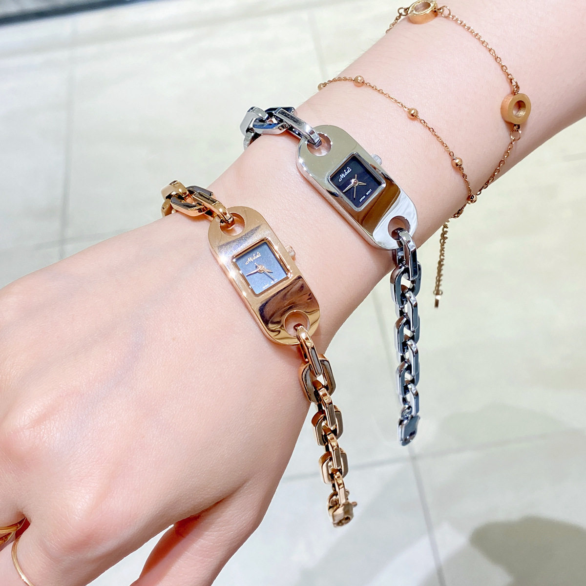 新款vintage中古复古高级ins简约时尚潮流小众小巧链条手表女礼物