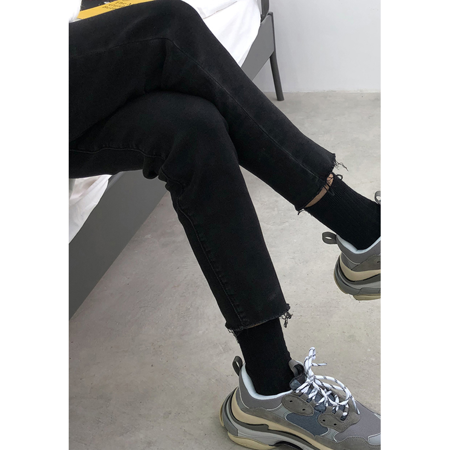 垳川GD同款简约黑灰色显瘦百搭休闲牛仔裤韩版修身九分毛边裤男女