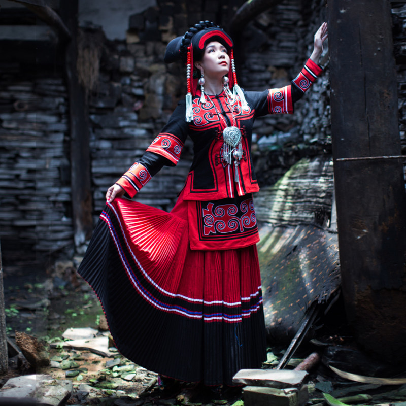 妈汝彝族女新款结婚服装火把节凉山全套复古传统手工成人绣花长款