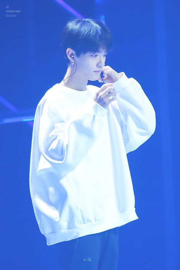 肖战同款卫衣韩版宽松套头学生上衣外套男女情侣卫衣