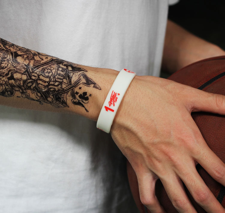 球星麦迪1号硅胶夜光头像励志篮球手环男女篮球球迷用品