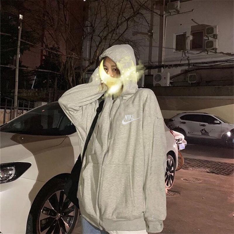 NIKE/耐克 春季新款男女刺绣连帽小勾运动休闲拉链开衫外套BV2649