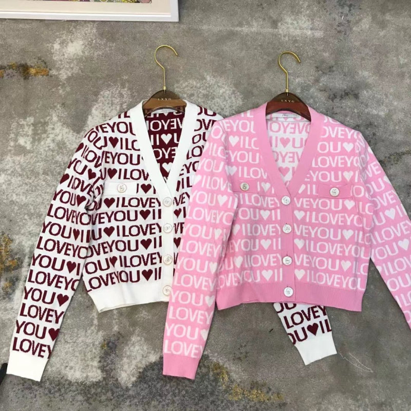 miu周峻纬同款满印字母爱心针织开衫女lxyg2022春装毛针织衫