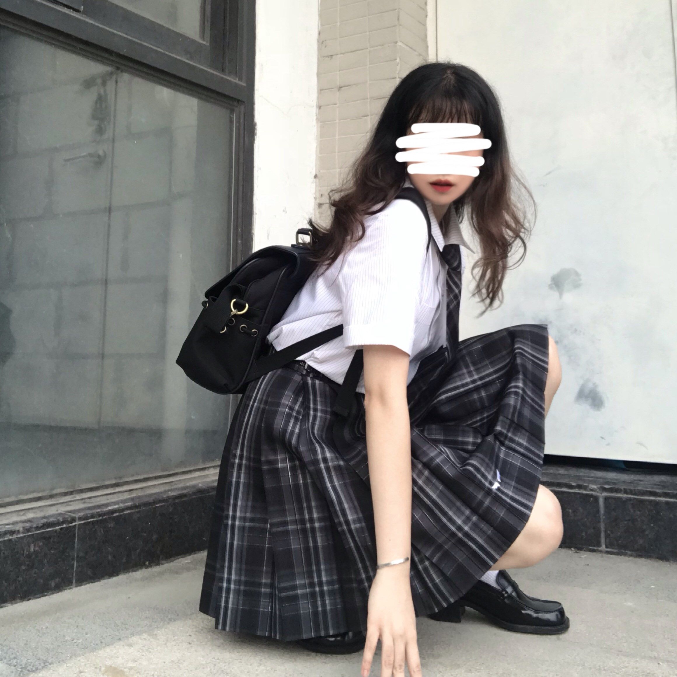 显白jk秋冬格子半身短裙黑格众星银线现货礼品袋