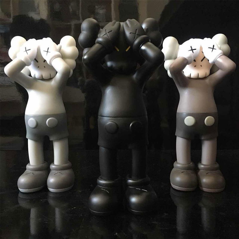 mandkaws站姿捂脸公仔潮流手办周边摆件模型潮玩盲盒