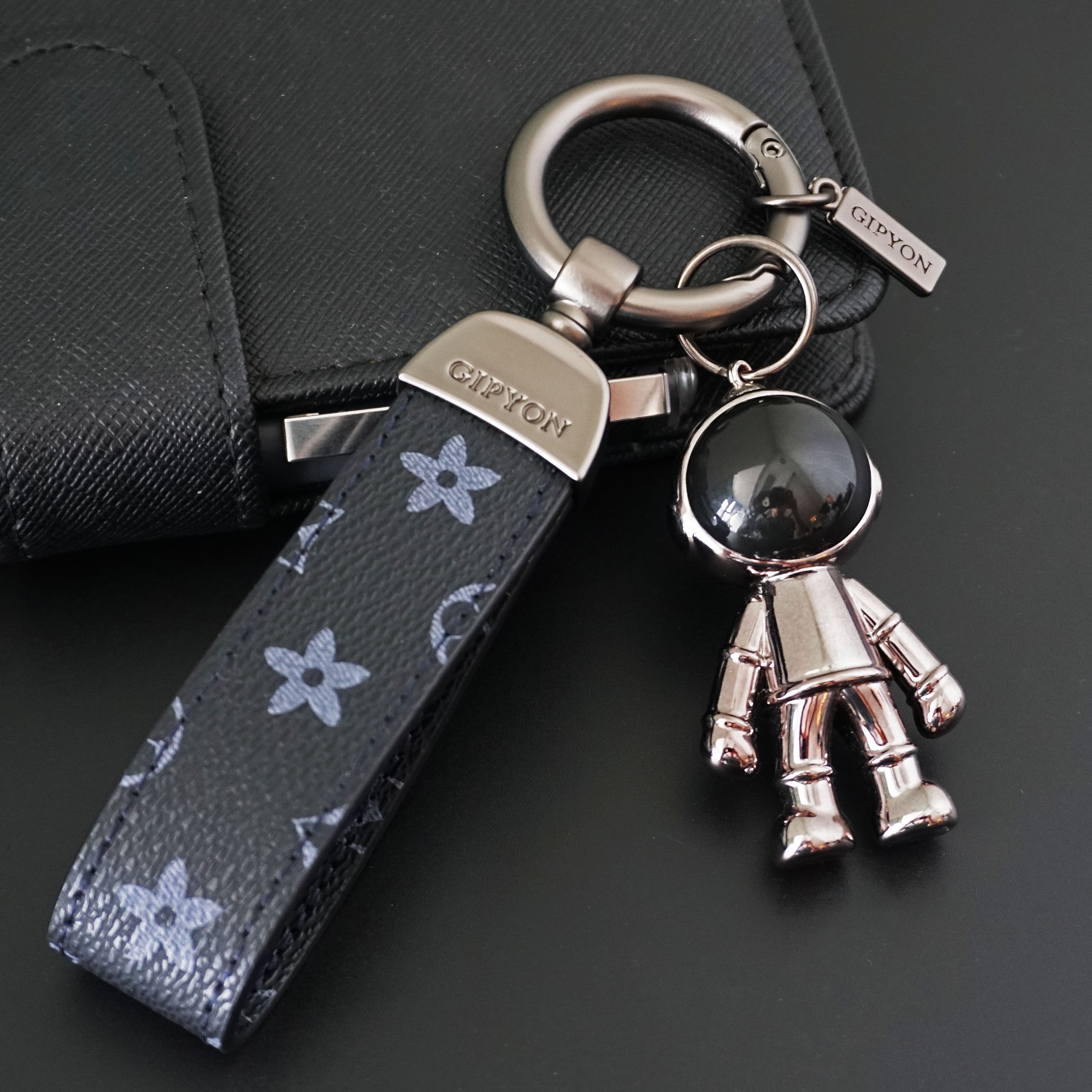 高档汽车车用钥匙扣适用奔驰奥迪大众太空人挂件车用钥匙扣