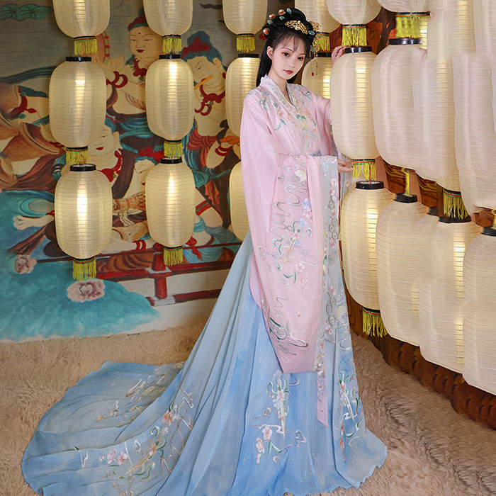 汉服衔泥小筑美秋貂蝉原创女装重工刺绣制齐腰襦汉服