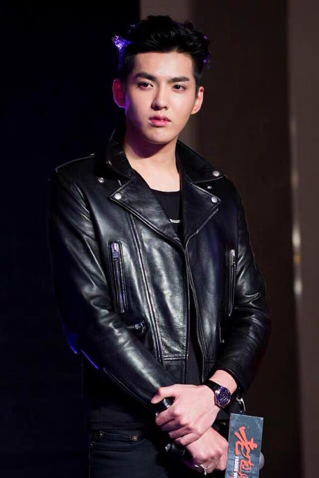 韩火火吴亦凡短款外套春秋皮衣男 修身韩版 帅气翻领皮夹克学生潮