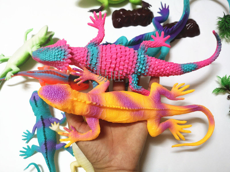 蜥蜴仿真软胶昆虫模型套装爬虫壁虎变色龙蜘蛛仿真