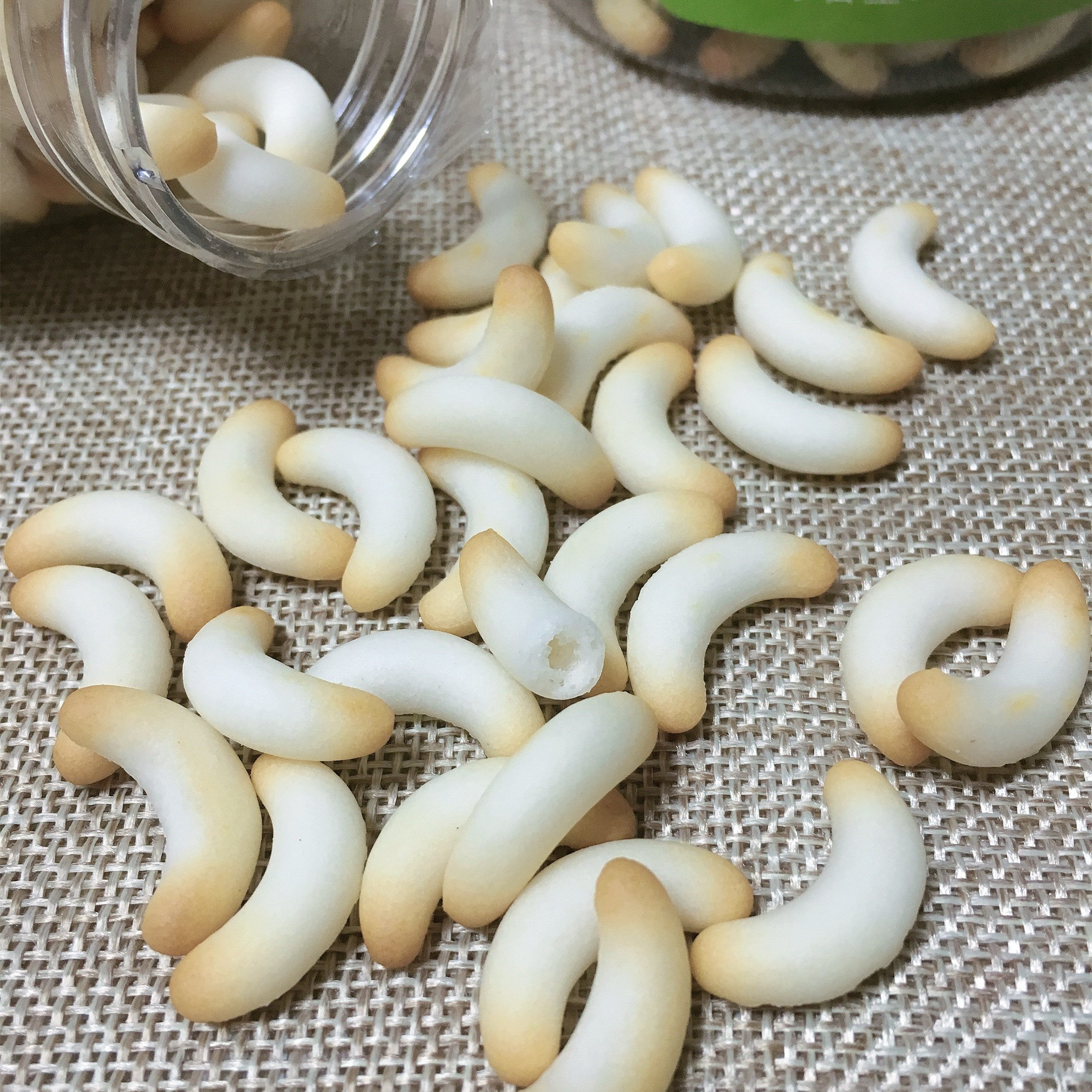 河马月牙饼脆脆饼磨牙饼特薯条儿童零食咯嘣韧性饼干