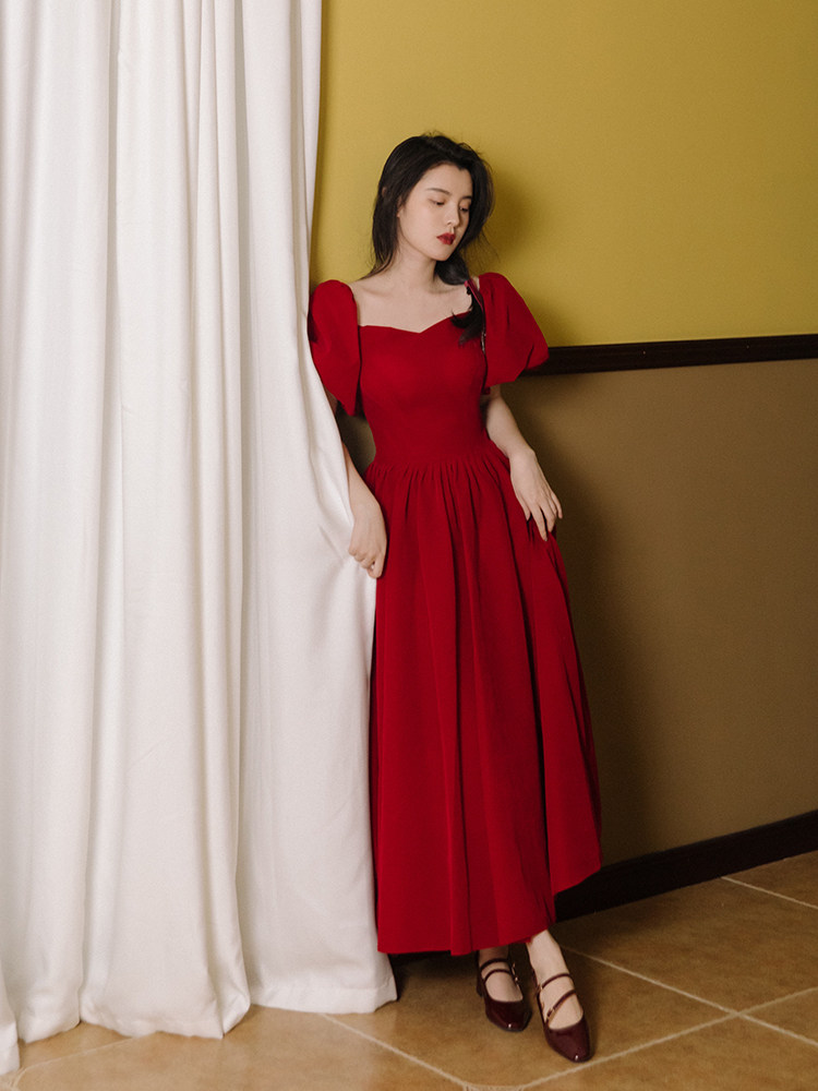 大摆法式复古高级感酒红色连衣裙泡泡结婚敬酒连衣裙