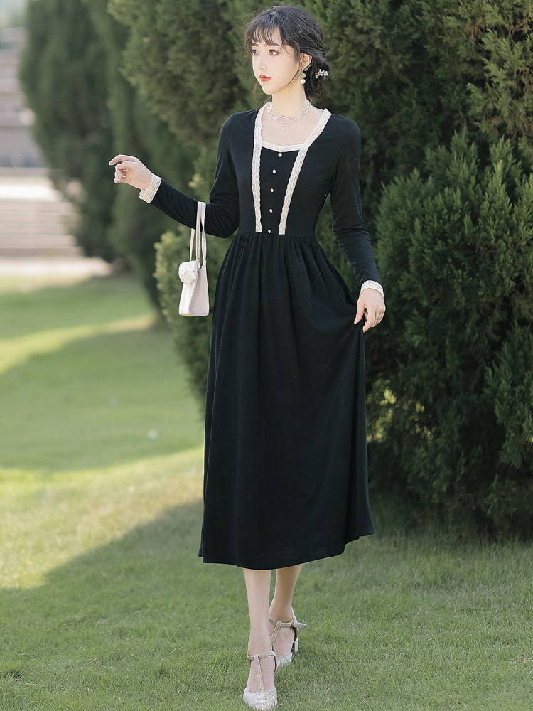 2021秋冬新款法式复古小众设计感黑色针织修身显瘦连衣裙打底外穿